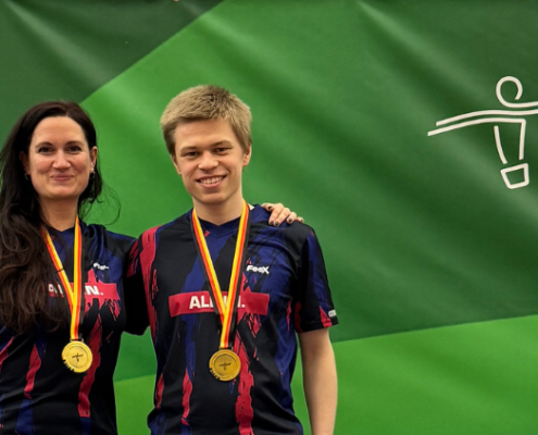Die amtierenden Deutschen Meister im Tischfußball Maura Porrmann und Justus Aust