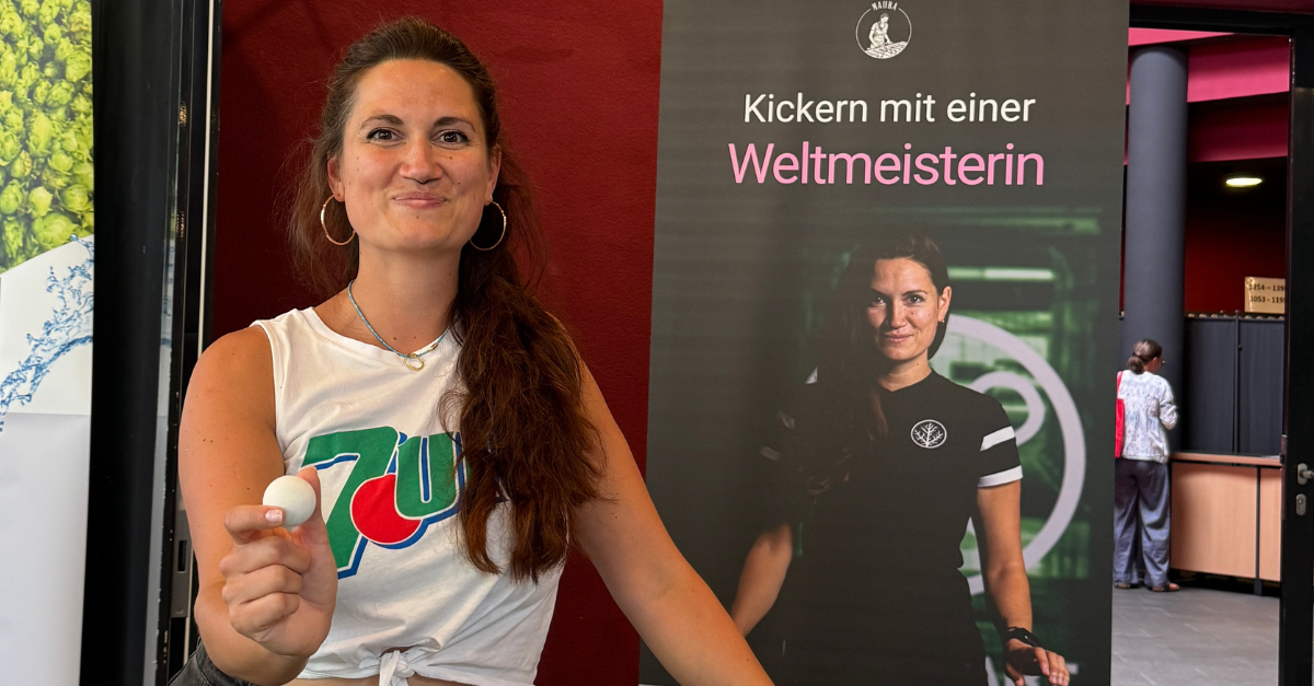 Kickern mit Weltmeisterin Maura Porrmann